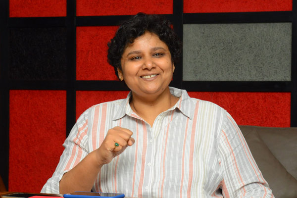 ఇంటర్వ్యూ :  నందినిరెడ్డి  –  ‘ఓ బేబీ’ మనందరికీ కనెక్ట్ అయ్యే సినిమా !