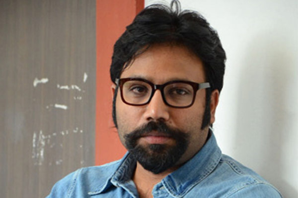 అర్జున్ రెడ్డి డైరెక్టర్ ని పొగిడేస్తున్న తమిళ స్టార్ హీరో