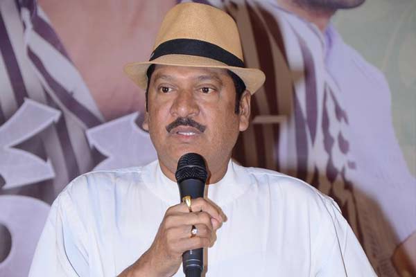 అలాంటి పాత్రలు చేస్తే తప్పేముంది అంటున్న రాజేంద్రప్రసాద్