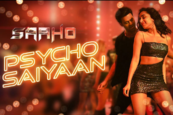 వెస్ట్రన్ బీట్ లో హెట్టెక్కించే స్టెప్స్ తో “సాహో” సాంగ్.