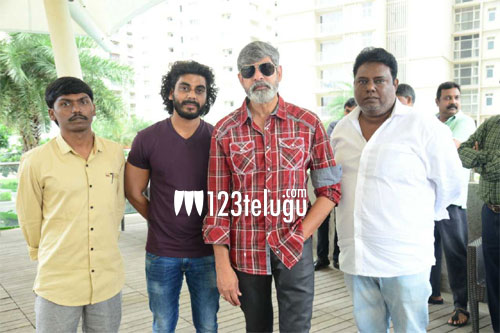 జగపతిబాబు గెస్ట్ గా విఠల్ వాడి సినిమా ఫస్ట్ లుక్ విడుదల 1 vittal vaadi