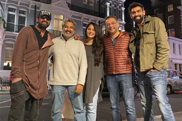 లండన్ లో సందడి చేస్తున్న బాహుబలి టీమ్