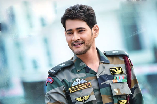 ఆర్ టి సి క్రాస్ రోడ్స్ లో మహేష్ మ్యాజిక్ ఫిగర్ అందుకున్నారు.