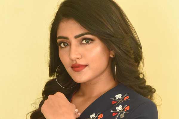 ఇంటర్వ్యూ : ఈషా రెబ్బ –  నాలోని  హాట్‌నెస్‌ చూపిస్తే  తప్పేముంది.