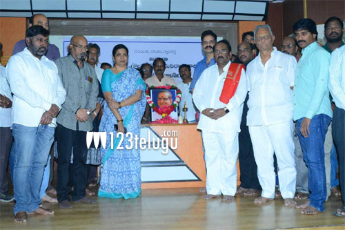 'గొల్లపూడి'కి సినీ పరిశ్రమ ఘనంగా నివాళి ! 1 golapudi