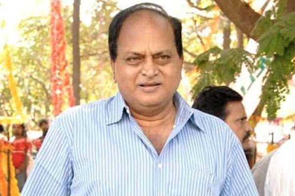 ఎన్టీఆర్ ఫ్యాన్స్ ని ఆకాశానికి ఎత్తేస్తున్న సీనియర్ విలన్