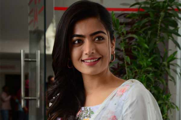 ఇంటర్వ్యూ :   రష్మిక మండన్నా – మహేష్ బాబును టార్చర్  పెట్టాను.