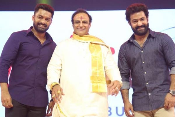 బాబాయ్-అబ్బాయ్ ఆ విషయంలో జాగ్రత్త పడితే మంచిది.