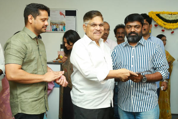 అడ్వాన్స్ కూడా ఇచ్చేసిన అల్లు అరవింద్ !