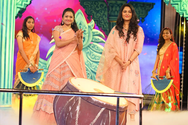 నెం.1 ప్లేస్ లో ట్రెండ్ అవుతోన్న ‘అనుష్క’ క్యాష్ ప్రోమో !