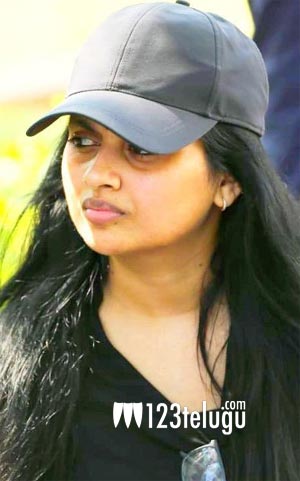 డైరెక్టర్ గా మారిన కబడ్డీ కబడ్డీ హీరోయిన్.