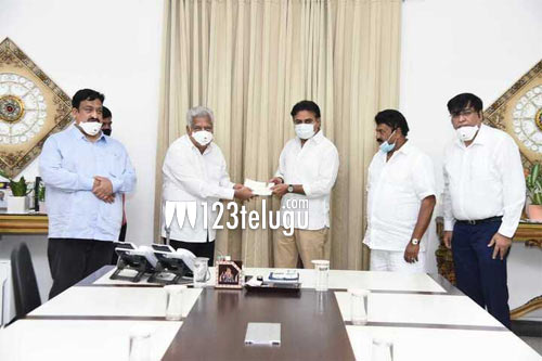 కారొనపై యుద్ధంలో భాగమైన ఏషియన్ సినిమాస్