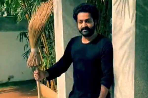 చిరు, బాలయ్య, నాగ్, వెంకీలకు ..  ఎన్టీఆర్ ఛాలెంజ్ !