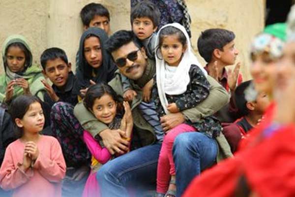 షూటింగ్ పై చరణ్ ఇంట్రస్టింగ్ ట్వీట్ !
