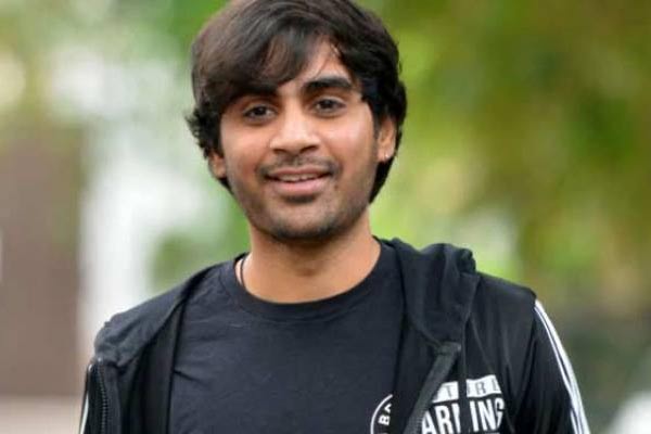 యంగ్ డైరెక్టర్ పెళ్ళికి అడ్డుగా చిరు సినిమా.