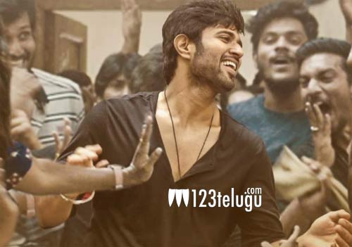 విజయ్ ఖాతాలో ఫస్ట్ ఎవర్ ఇండియన్ రికార్డు.!
