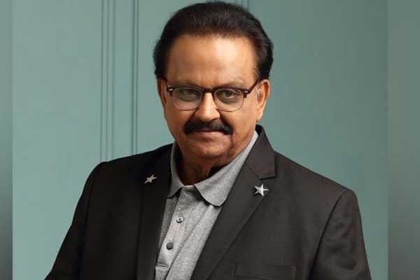 లెజెండరీ గాయకులు స్వర్గీయ ఎస్పీ బాలు గారికి పద్మవిభూషణ్ సత్కారం.!