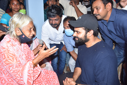 ''అమ్మ ప్రేమ ఆదరణ'' ఓల్డేజ్ హోమ్ ను ప్రారంభించిన సాయి ధరమ్తేజ్! 1 SaiDharamTej