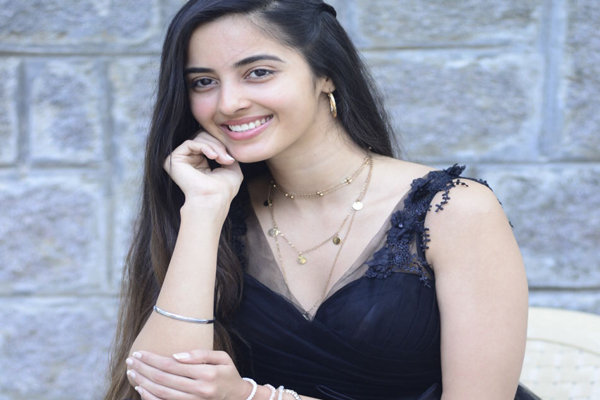 ఇంటర్వ్యూ : సిమ్రాత్ కౌర్ – “డర్టీ హరి”తో నా లైఫ్ లోకి ఎం ఎస్ రాజు గారు ఒక దేవదూతలా వచ్చారు