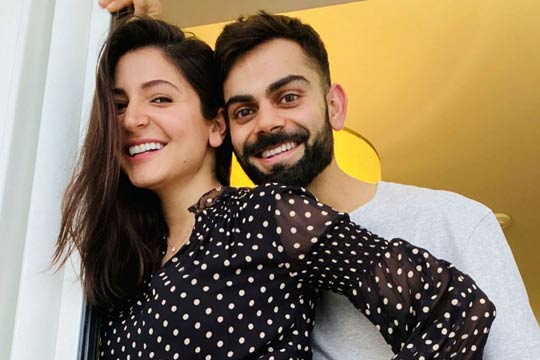 పండంటి పాపకు జన్మనిచ్చిన అనుష్క 1 virat