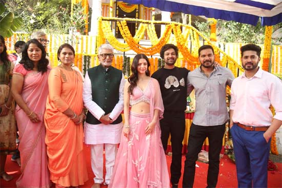 పూజా కార్యక్రమాలతో ఘనంగా ప్రారంభమైన "ఫియర్" 1 Fear1