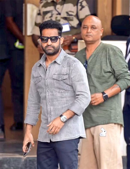 వైరల్: “వార్ 2″కి స్టైలిష్ లుక్ లో అదరగొట్టిన తారక్!