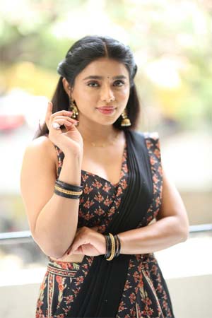 ‘డియర్ ఉమ’ అందరికీ అవగాహన కల్పించే చిత్రం – నిర్మాత, హీరోయిన్ సుమయ రెడ్డి