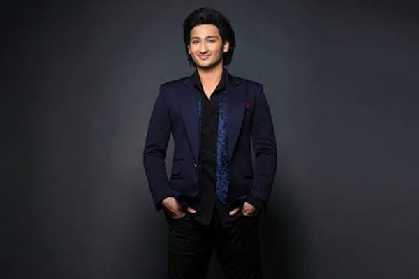 బోల్డ్ డైరెక్టర్‌ తో  సూపర్ స్టార్ వారసుడు !