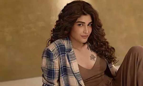 ఆ హీరోయిన్ కూతురు ఫోటోలు  వైరల్ ?