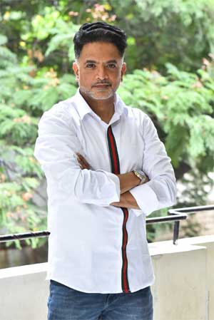 ‘సోమో ఐరానిక్ ఆర్ట్ క్రియేషన్స్’ కొత్త బ్యానర్ లోగో ఆవిష్కరణ