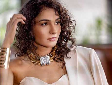 కొత్త ఫోటోలు : ఆండ్రియా జెరెమియా