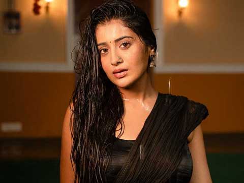 ఫోటోలు : రాశి సింగ్