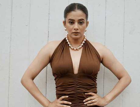 ఫోటోలు : ప్రియ మణి రాజ్