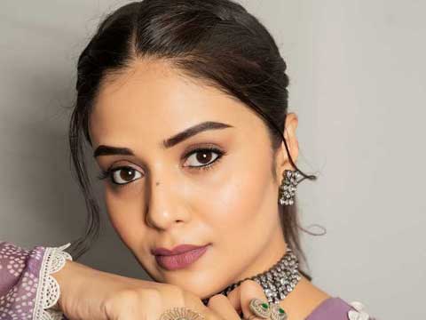 sreemukhi