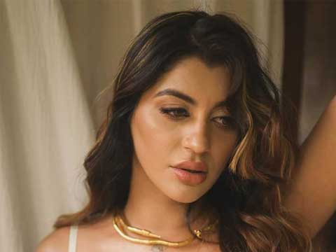 ఫోటోలు : యాషిక ఆనంద్