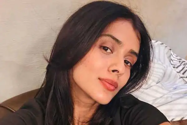 కొత్త ఫోటోలు : హెబ్బా పటేల్