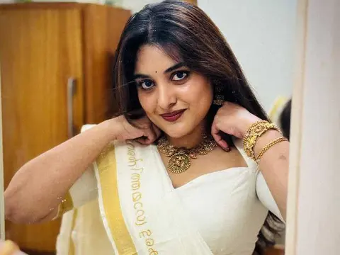 Nivetha-Thomas
