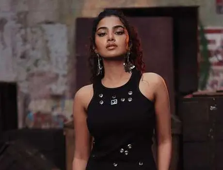 కొత్త ఫోటోలు : అనుపమ పరమేశ్వరన్