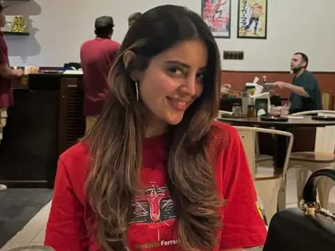 ఫోటోలు : కుషిత కల్లపు