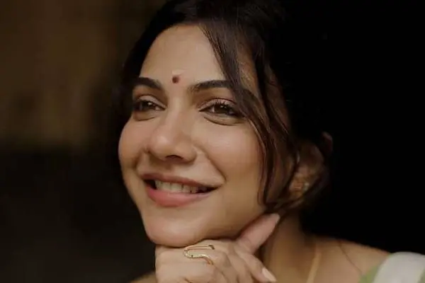 ఫోటోలు : మడోన్నా సెబాస్టియన్