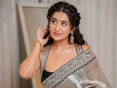 ఫోటోలు : రాశి సింగ్