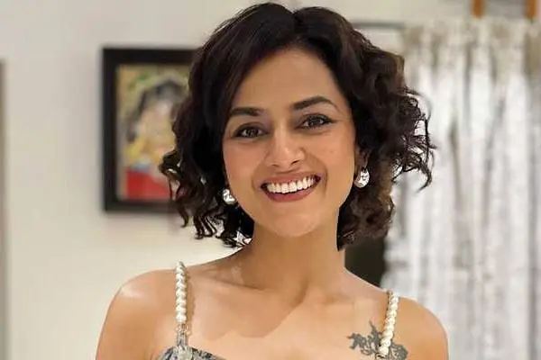 కొత్త ఫోటోలు : శ్రద్ధా శ్రీనాథ్