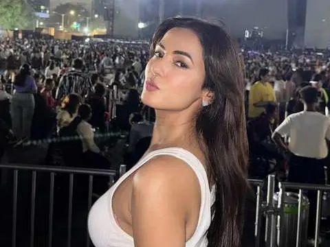 కొత్త ఫోటోలు : సోనాల్ చౌహాన్