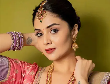 కొత్త ఫోటోలు : శ్రీముఖి