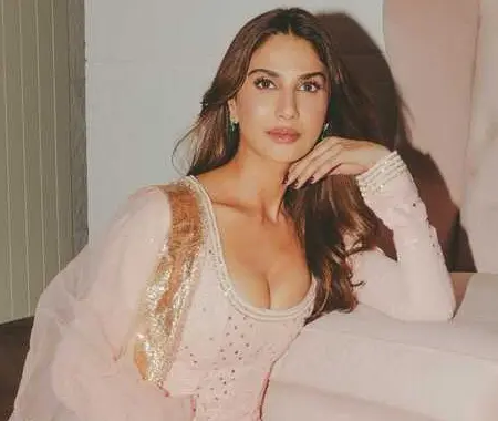 కొత్త ఫోటోలు : వాణి కపూర్