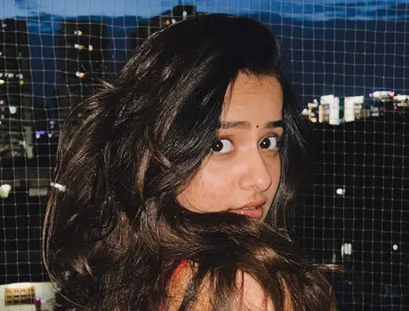 కొత్త ఫోటోలు : వైష్ణవి చైతన్య