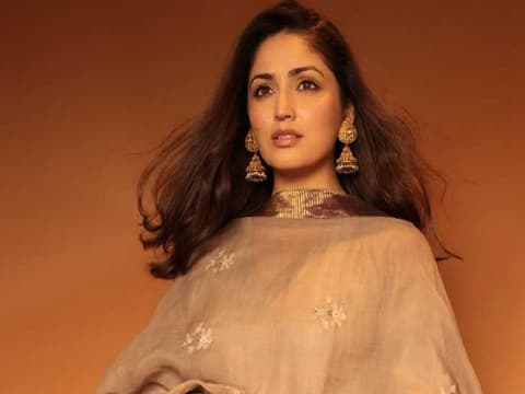 కొత్త ఫోటోలు : యామి గౌతమ్