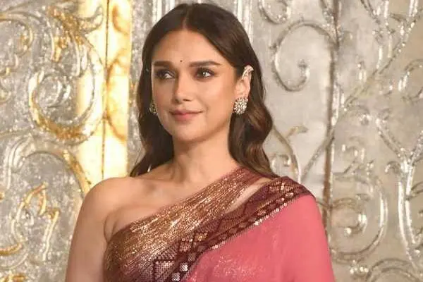 కొత్త ఫోటోలు : అదితి రావు హైదరి