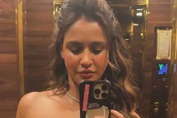 గ్లామరస్ ఫోటోలు : ఐషా శర్మ