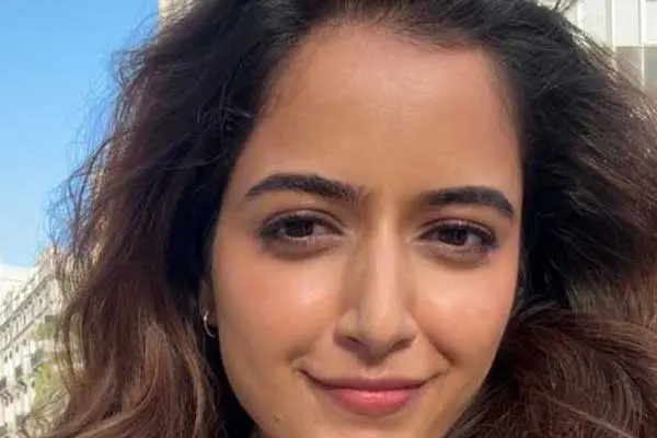 కొత్త ఫోటోలు : ఆషికా రంగనాథ్